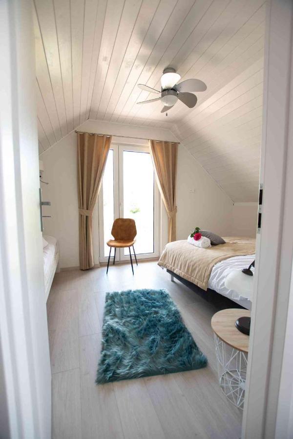 Resort Holiday Natural - Gosciniec Zacisze Chmielno Εξωτερικό φωτογραφία